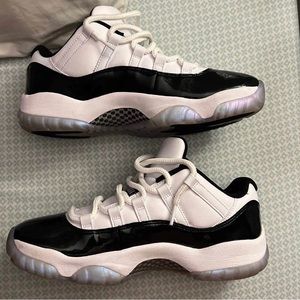 Jordan 11 emerald green